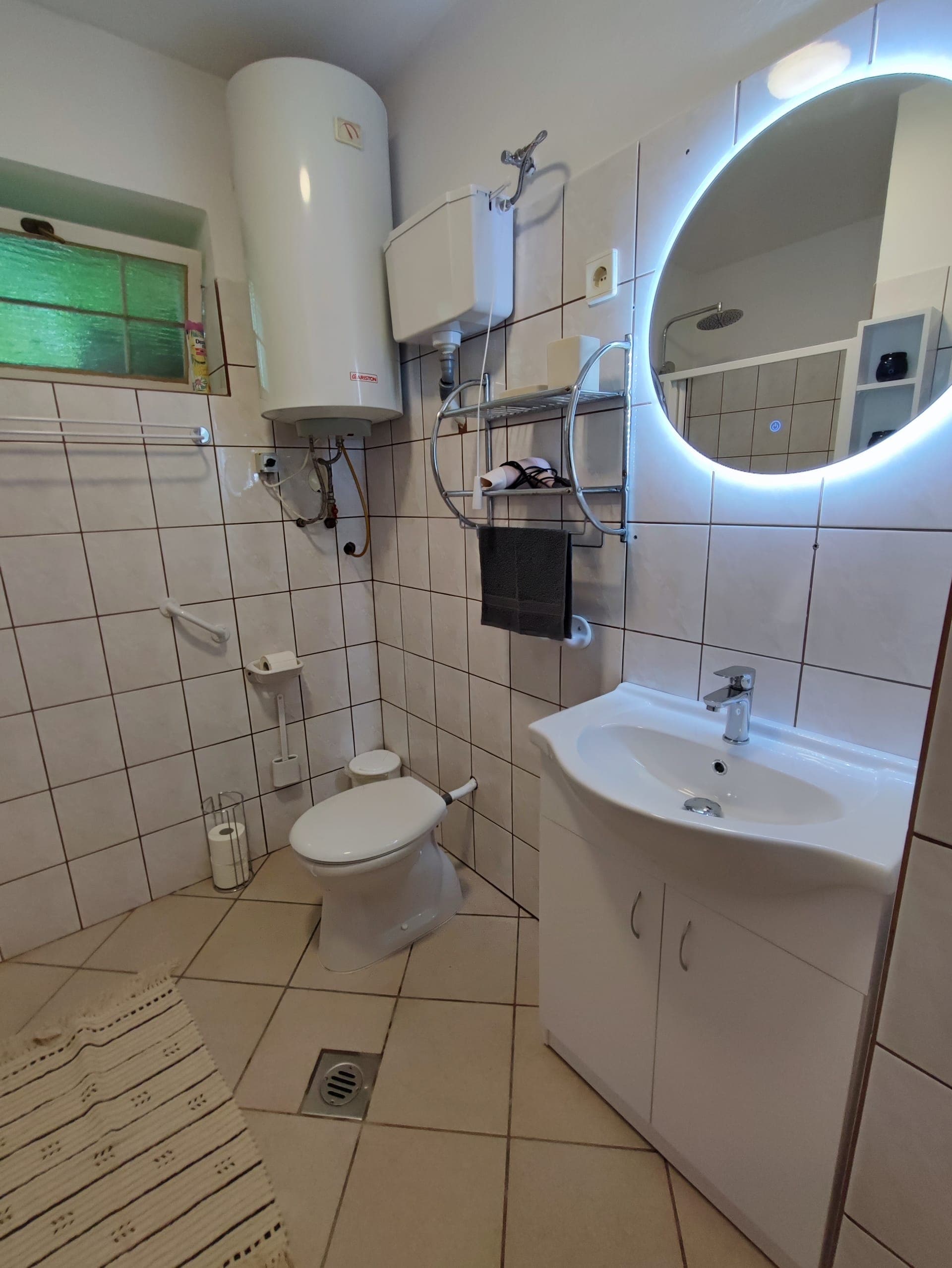 Fürdőszoba WC-vel